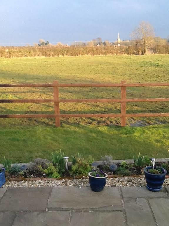 The Paddock At Peacock Farm Near Belvoir Castle Bed & Breakfast Redmile Exterior photo